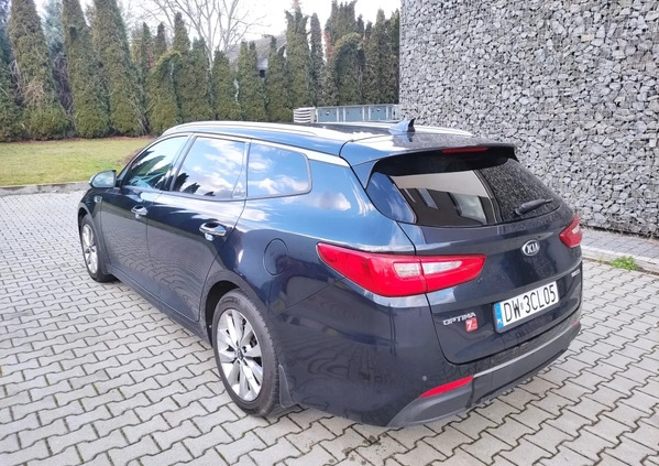 Kia Optima cena 48800 przebieg: 218000, rok produkcji 2017 z Wrocław małe 121